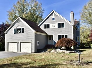 5 Farmers Cir, Dartmouth, MA 02747
