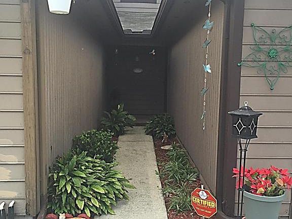 3rd image of 3900 Stillwood Dr