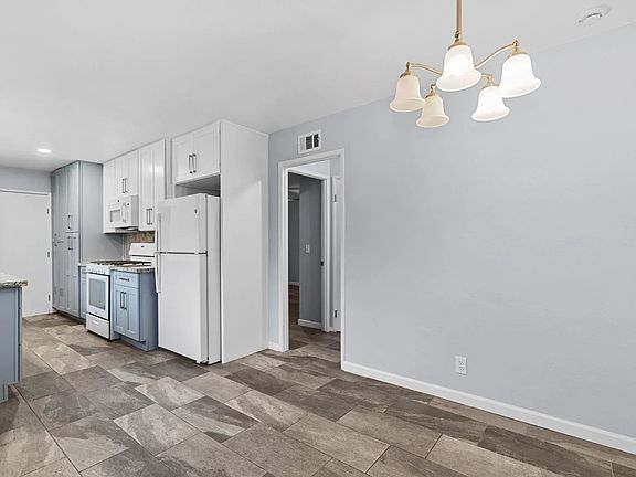 5th image of 3670 Rosa Linda St
