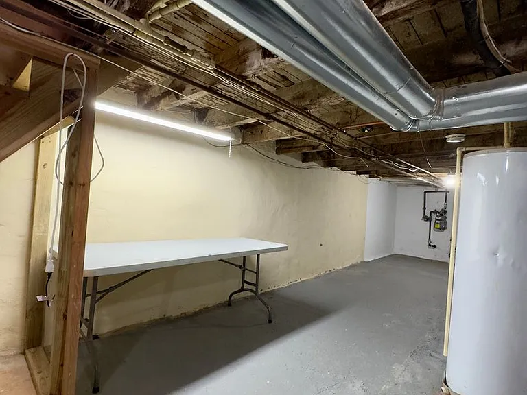 934 S East Ave — Photo 36