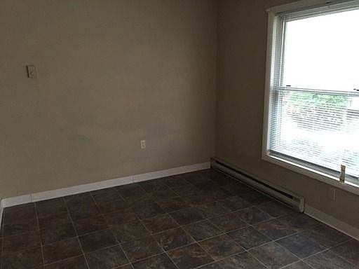 2nd image of 948 W 3rd St APT 9