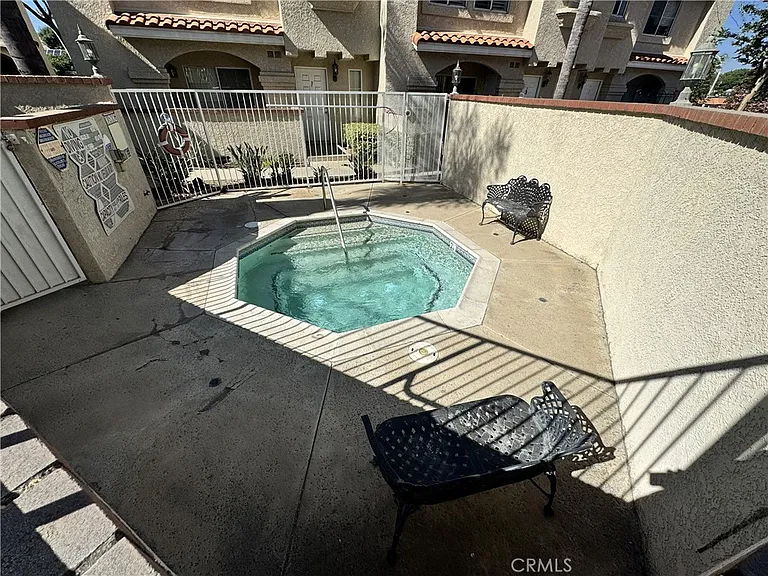 201 Laurel Ave — Photo 24