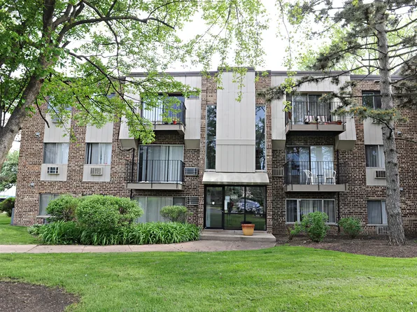 1481 N Winslowe Dr APT 104, Palatine, IL 60074