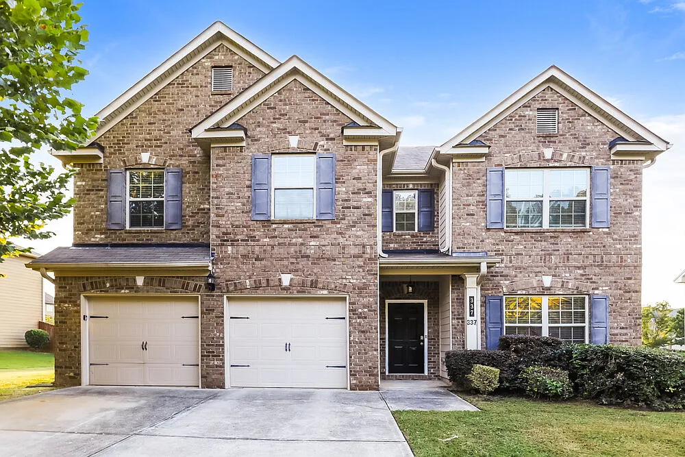 4 bed, 2.5 bath, 2104 sqft, $2,445 — Photo 1