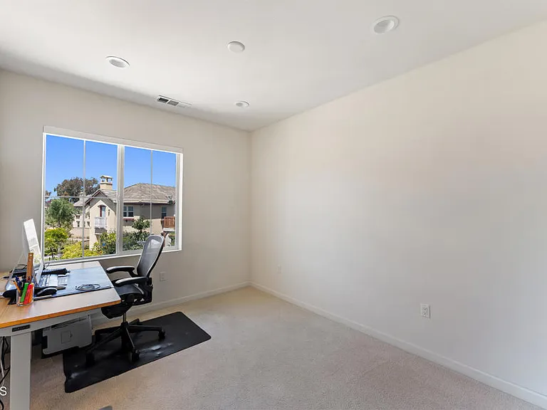 2353 Nicklaus St — Photo 28