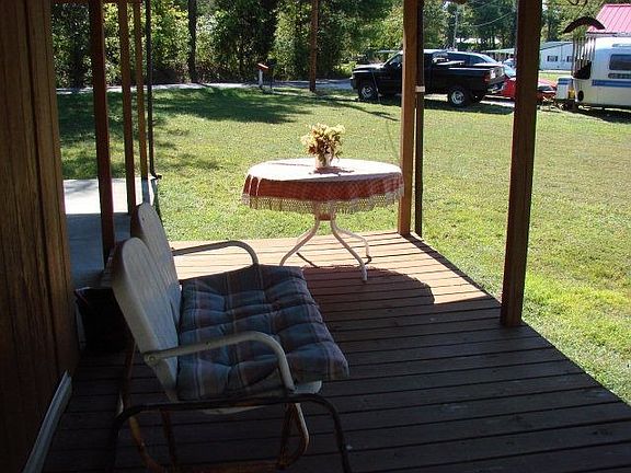 2nd image of 122 Crattie Dr