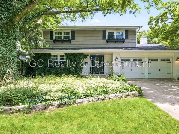 212 Tupelo Ave, Naperville, IL 60540