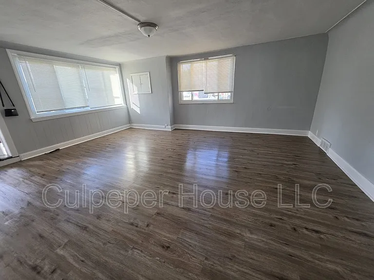 2207 W Laskey Rd #1 — Photo 1