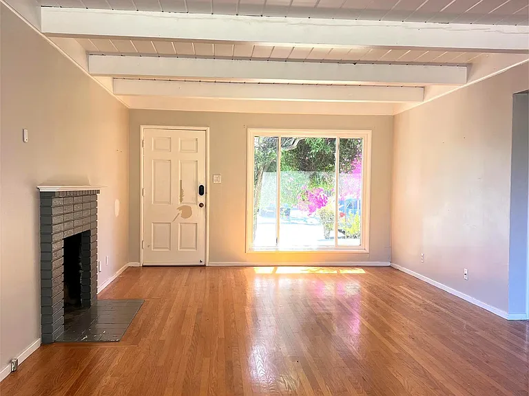 565 Manzanita Ave — Photo 5