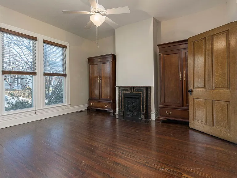 1619 Ellwood Ave — Photo 5