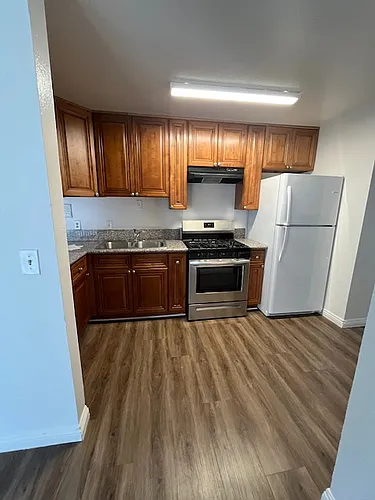 123 N Mariposa Ave Photo 1