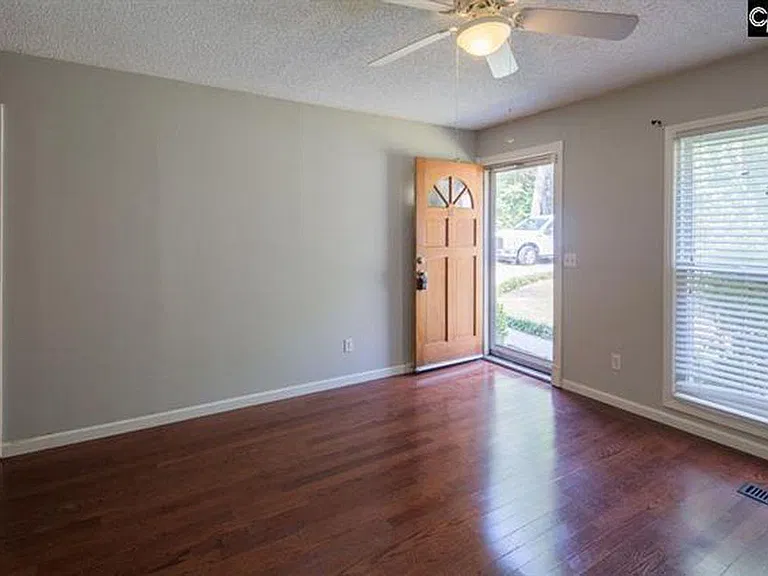 98 Riverview Ct — Photo 7