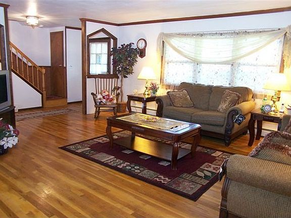 2nd image of 34 Longstreet Dr