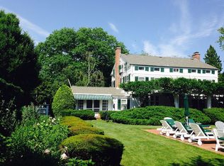 40 Bellport Ln, Bellport, NY 11713