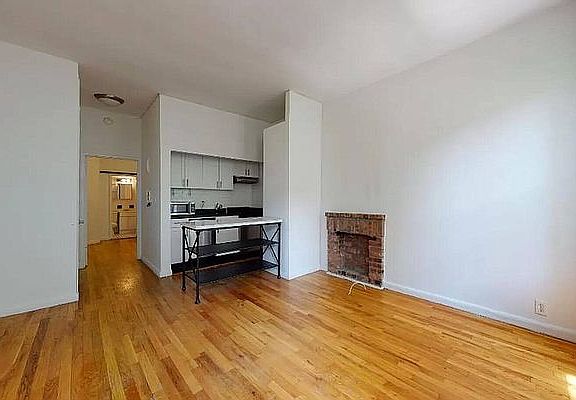 2nd image of 313 E 85th St APT 3A