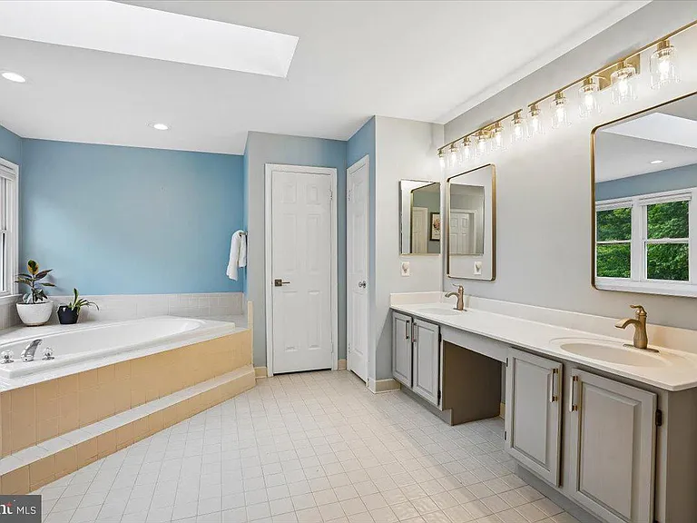676 Old Hunt Way — Photo 31