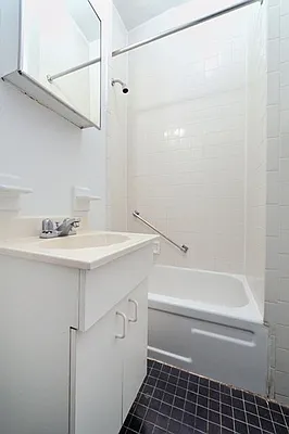 Rented by Aether Property Group | media 32