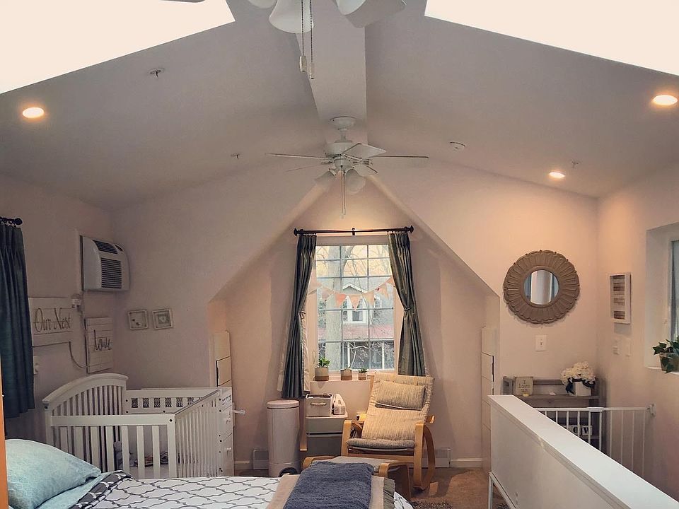 Upstairs bedroom as decorated by previous tenant.