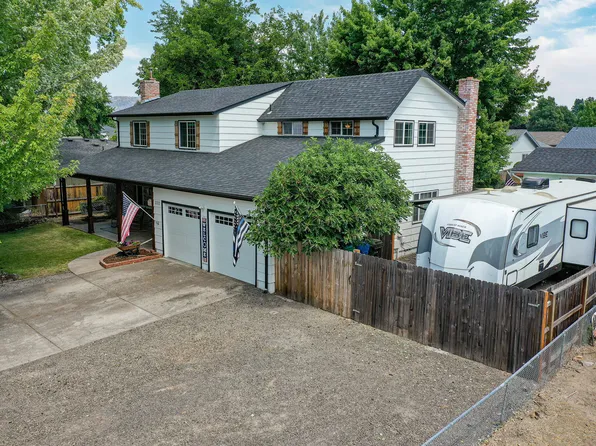 332 Shadow Lawn Dr, Eagle Pt, OR 97524