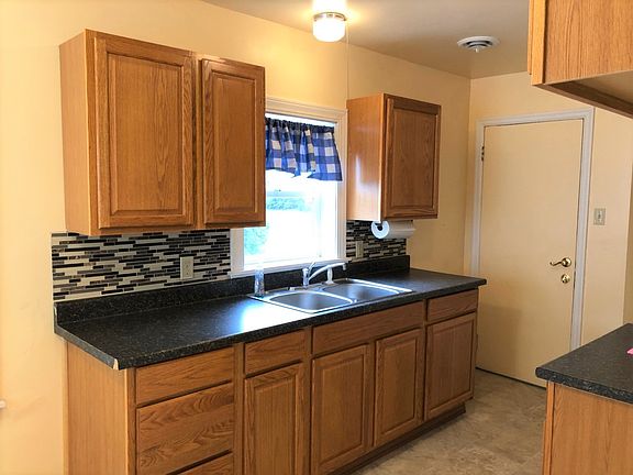 5th image of 742 Grand Ave #1