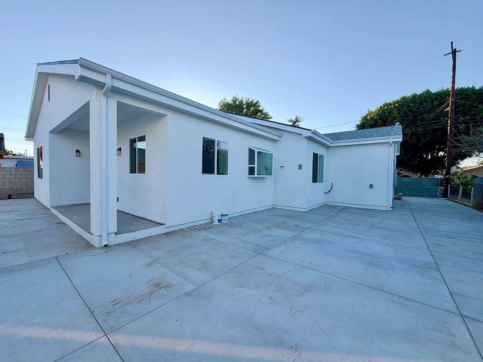 4 bed, 1686 sqft, $4,400 — Photo 1
