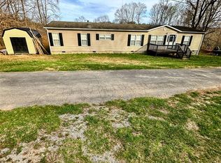 372 S Parkside Dr, Scottsville, KY 42164