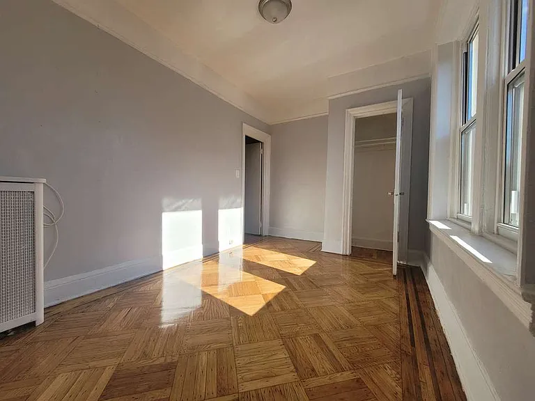 4822 Church Ave #2R — Photo 4