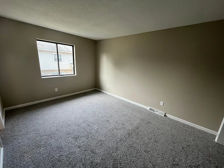 2070 Kingdom Dr — Photo 19