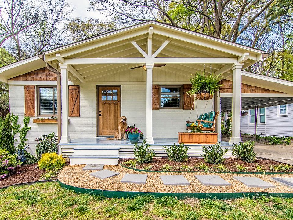 Beautifully Landscaped front