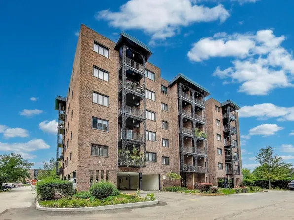 9395 Landings Ln Unit 401, Des Plaines, IL 60016