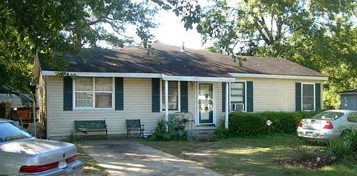 2nd image of 211 Edward Dr