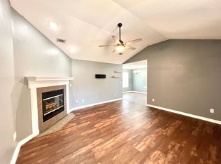 555 Rough Leaf Ln, Mary Esther, FL 32569