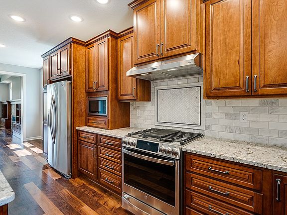 5th image of 2303 Hill Ct