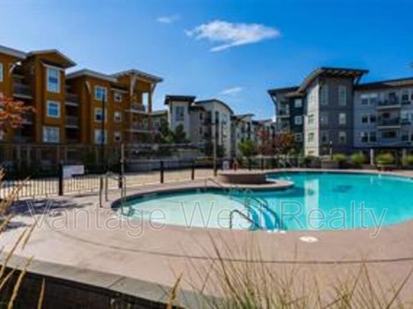 547 Yates Rd UNIT 303, Kelowna, BC V1V 2T9