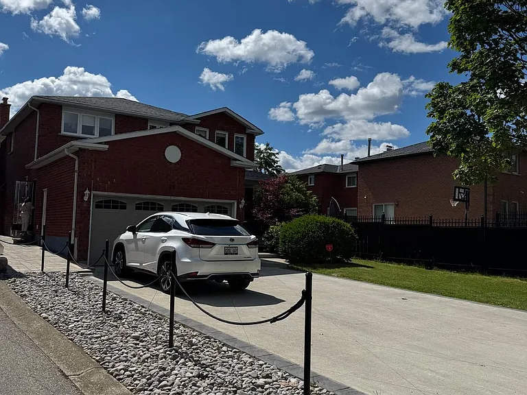 14 Romano Cres #LOWER — Photo 34