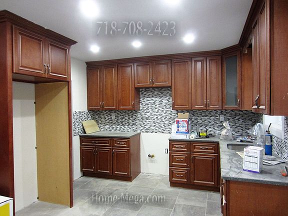 5th image of 3868 Amundson Ave