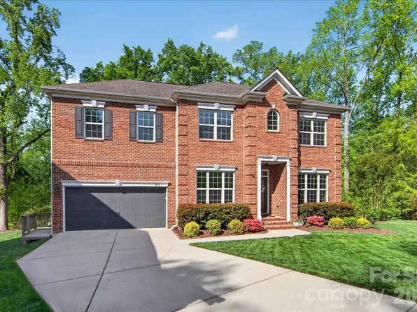 1834 Alden Oaks Ln, Charlotte, NC 28270