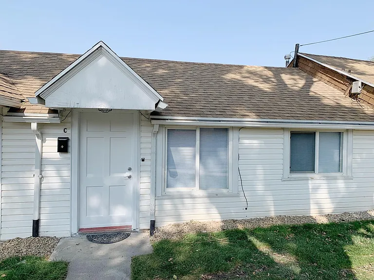 3225 S Green St — Photo 7