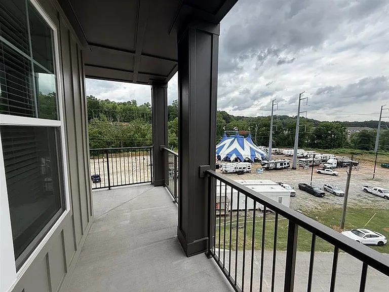 District on the Etowah Apartments — Photo 619