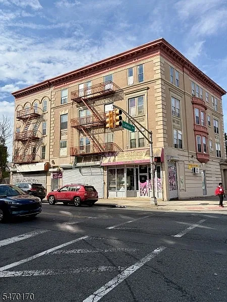 289 S Orange Ave