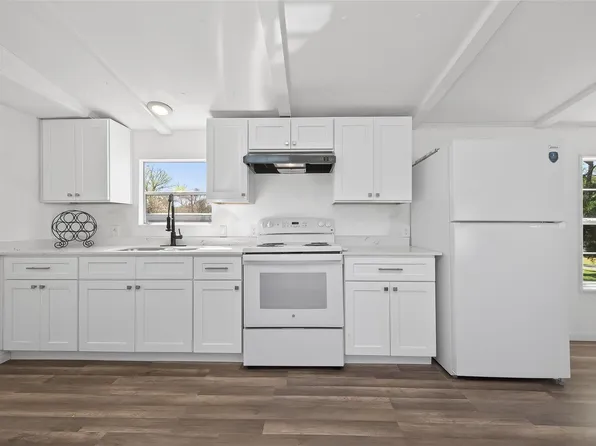 208 Yaupon Hbr, Onalaska, TX 77360