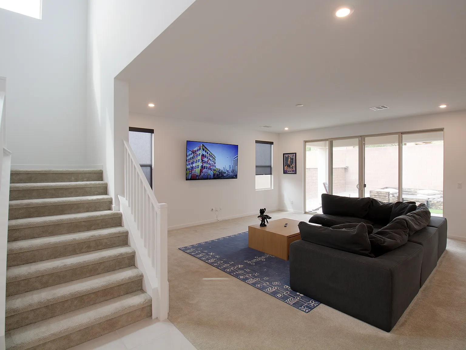 5 bed, 3952 sqft, $3,900 — Photo 2
