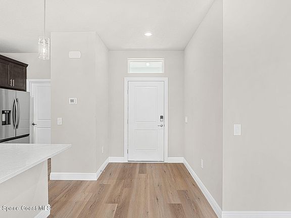 3rd image of 1338 Sahara St SE