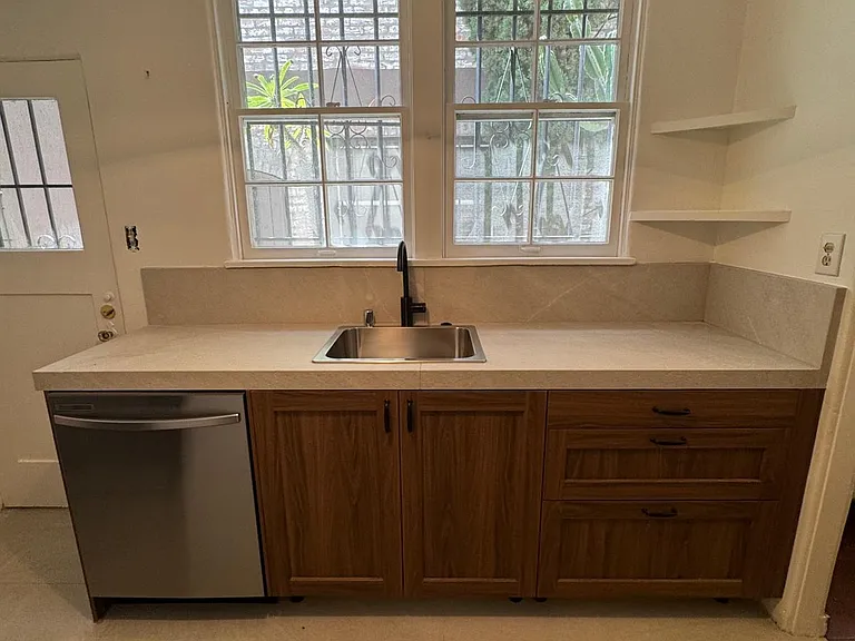 1132 N Vista St #1 — Photo 9