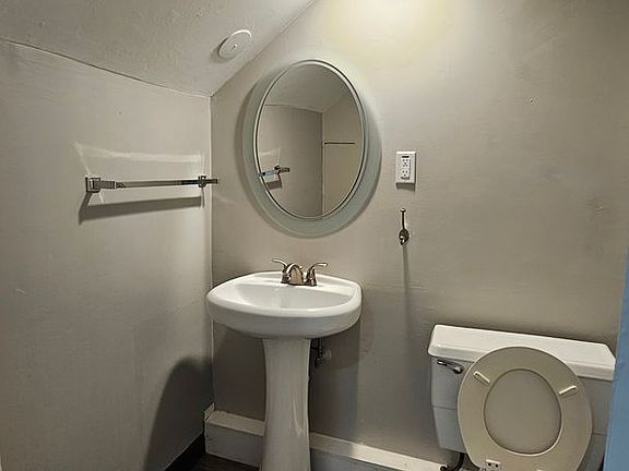 5th image of 3853 S Riverside Dr #3831