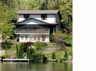 1035 Island Ln, Galesburg, IL 61401