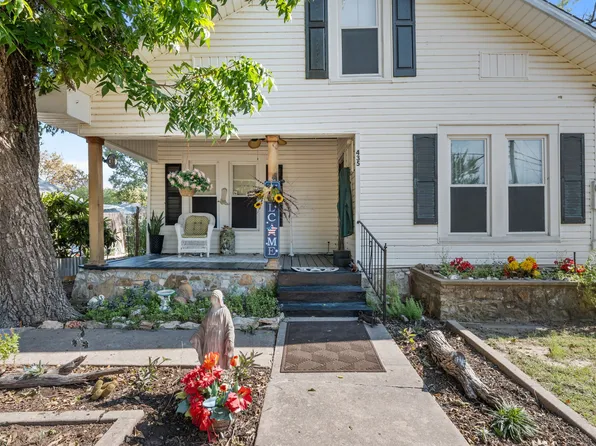 435 Elm St, Graham, TX 76450