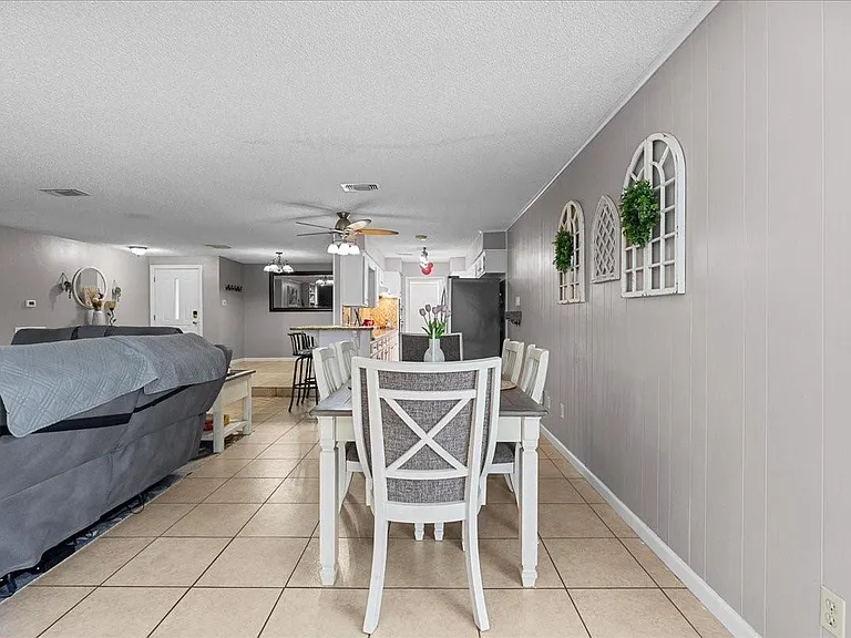 883 Silverpines Rd — Photo 35