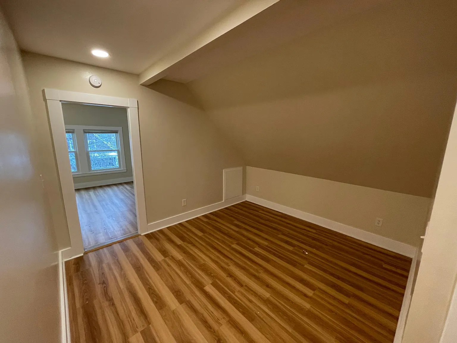 157 College St — Photo 4