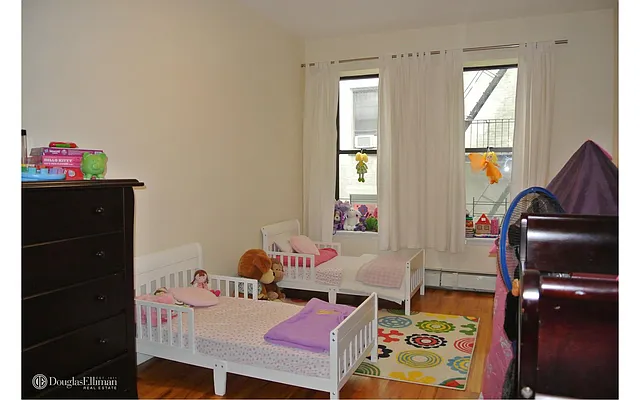 Rented by Douglas Elliman | media 33